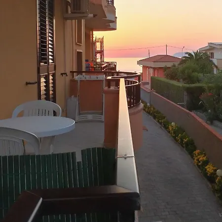 Casa de hóspedes Frontemare 3*